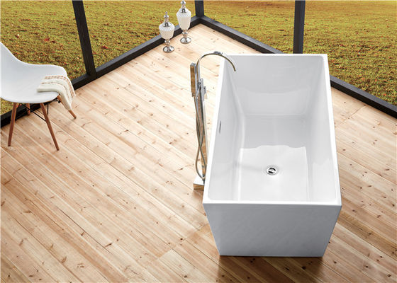 屋内ポップアップ水切り器が付いている現代的な支えがない浸る浴槽 サプライヤー